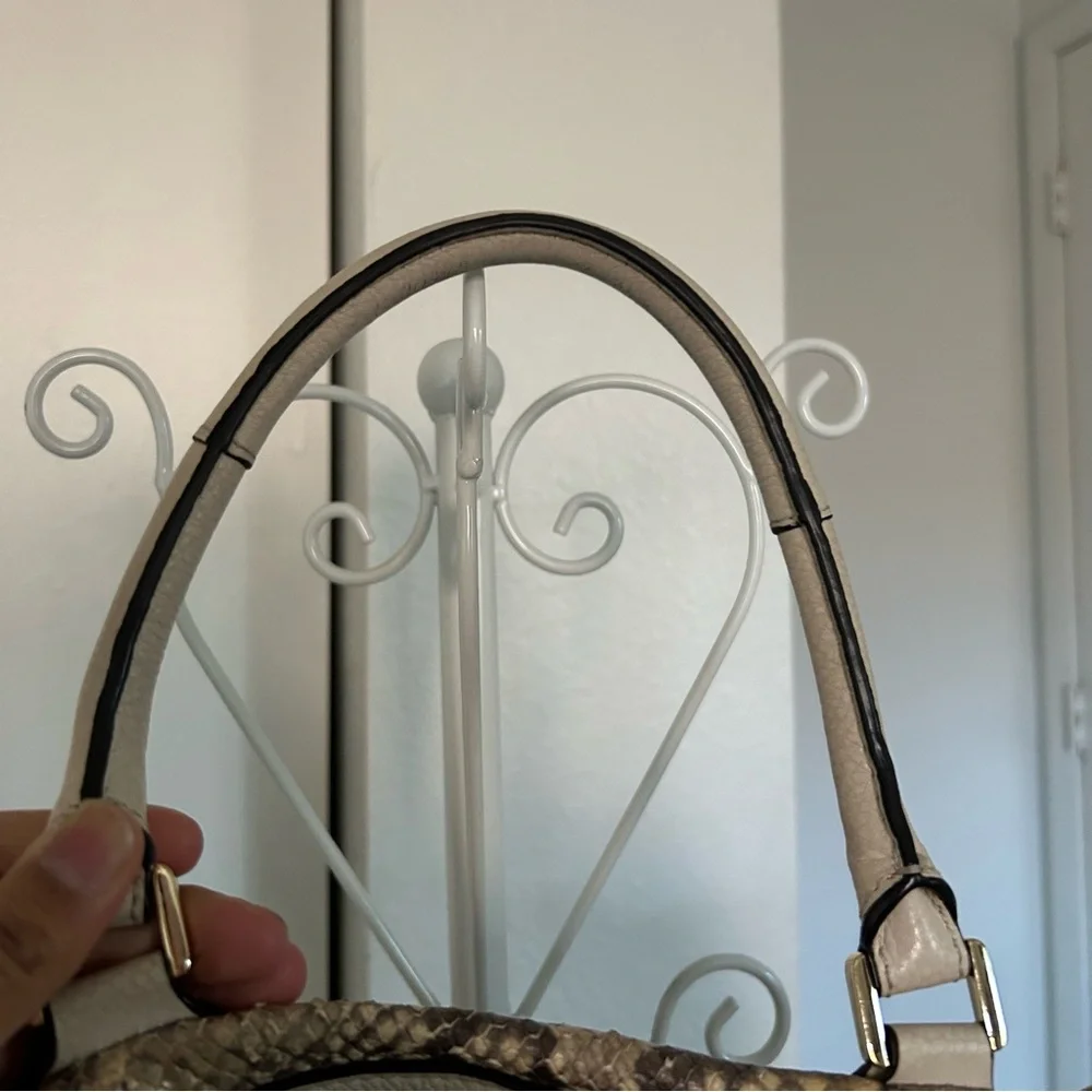 Michael Kors Snakeskin-Print Beige Leather Shoulder Bag With Gold-Tone Accents & - Picture 16 of 16